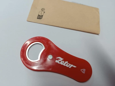 Otvírák s logem Zetor