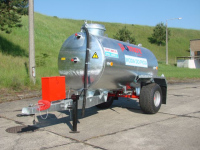 Traktorová cisterna pro převoz pitné vody (1)
